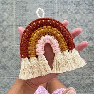 Móc khoá cầu vồng macrame mini