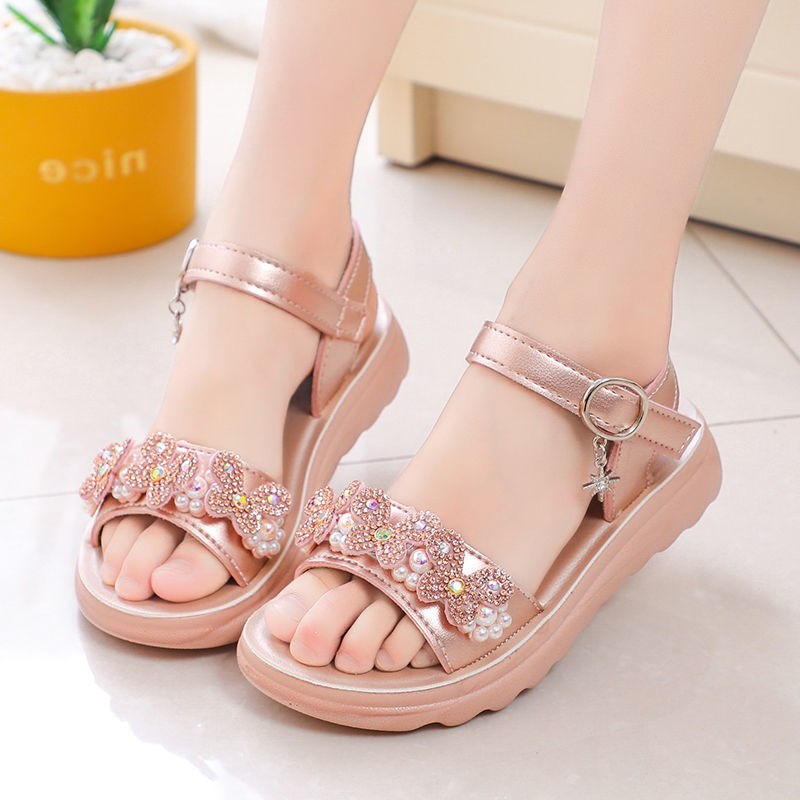 Sandal Bé Gái 2-13 Tuổi Quai Ngang Siêu Nhẹ Đế Êm Chống Trơn Trượt Họa Tiết Hoa Bướm Phong Cách Hàn Quốc D35