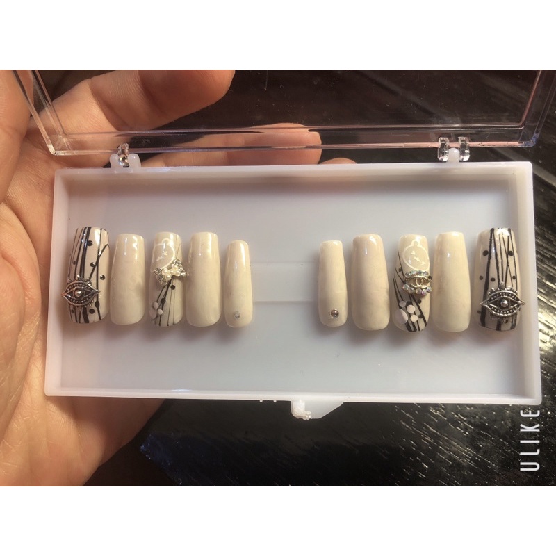 Nail box/Móng thiết kế tặng kèm keo dán và dũa mini