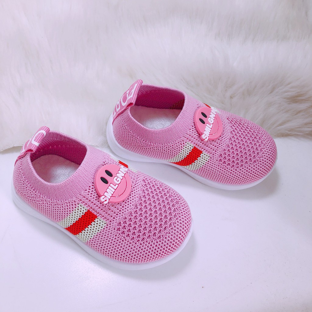 GIÀY RẺ - Giày bé gái xinh xắn 2020 mầu hồng siêu đẹp [ Đủ size cho bé]