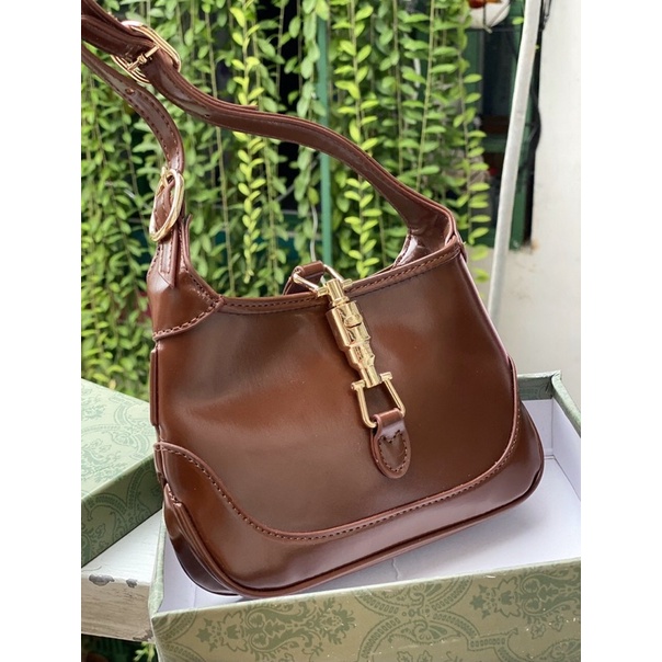 Túi kẹp nách nữ chất nhung tăm thương hiệu Brandy melville cao cấp dành cho nữ thời trang