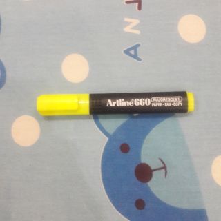Bút dạ quang Artline 660
