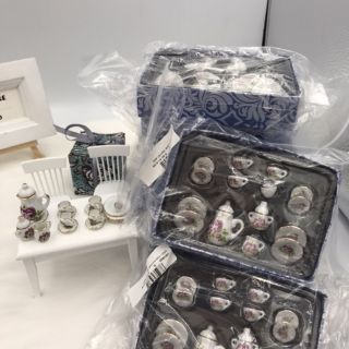 Bộ ấm chén mini bằng gốm sứ. Đồ chơi mini