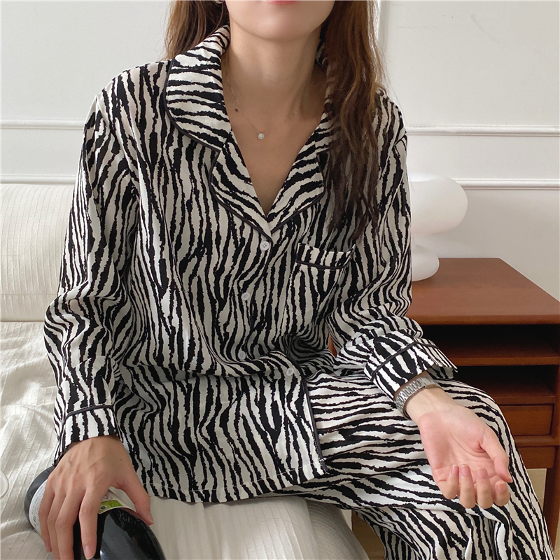  Bộ đồ ngủ pijama tay dài in họa tiết ngựa vằn thời trang cho phái nữ | BigBuy360 - bigbuy360.vn