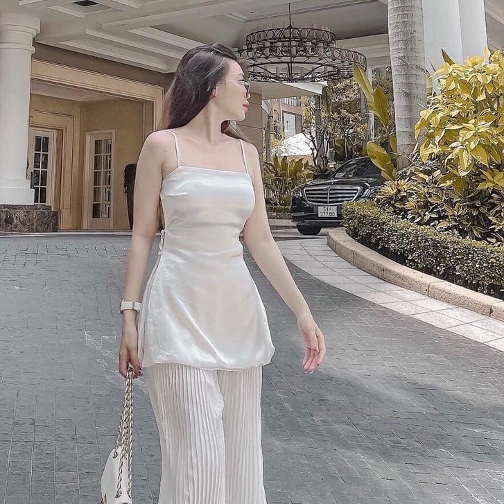 Áo 2 dây hở lưng đính ngọc