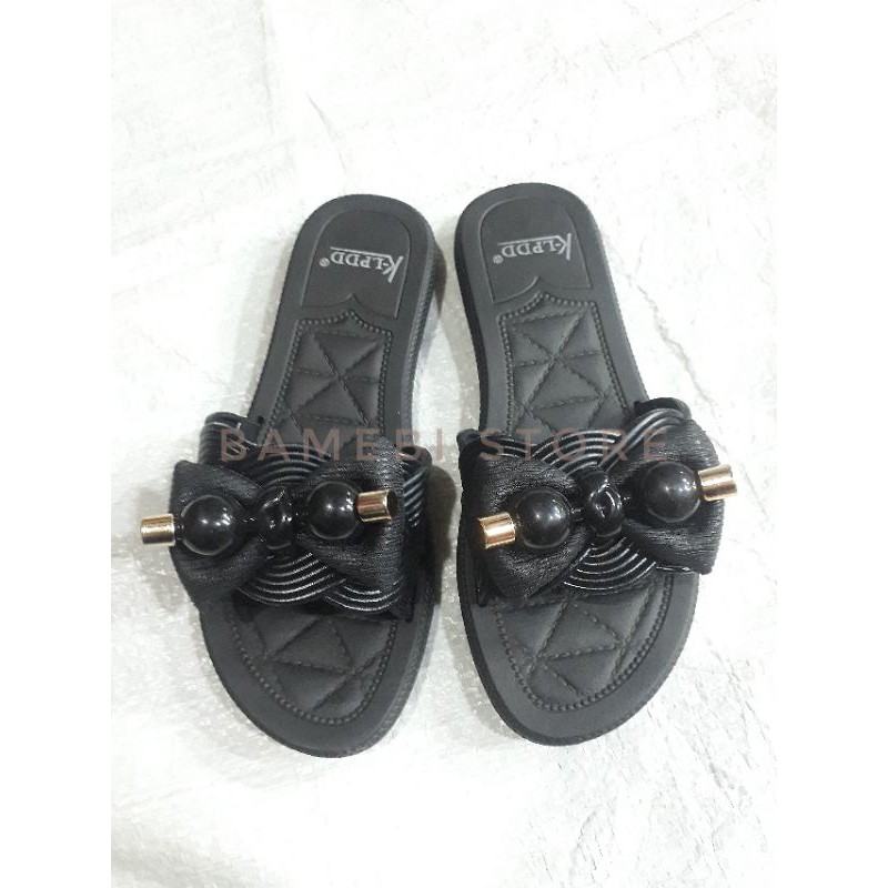 Dép quai ngang nhựa dẻo mềm đi cực êm chân có nơ 2 màu đen và hồng phấn