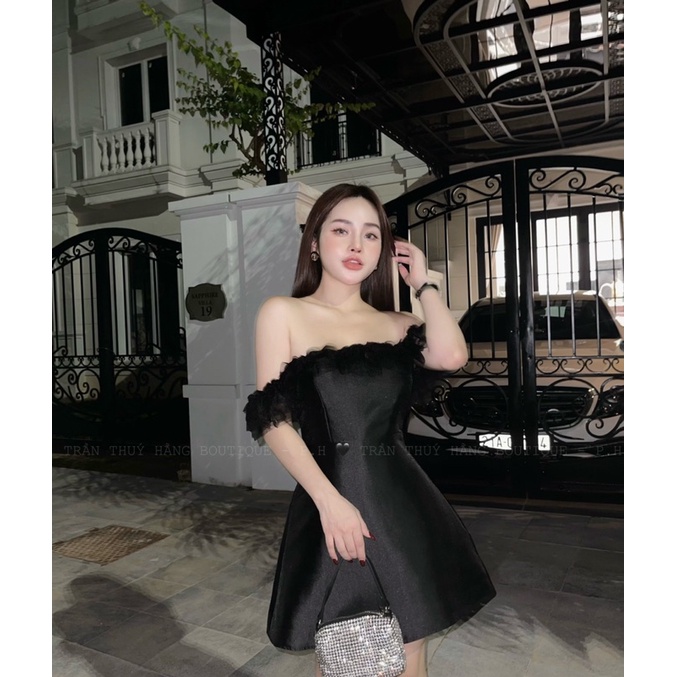 Váy tacta trễ vai viền bèo