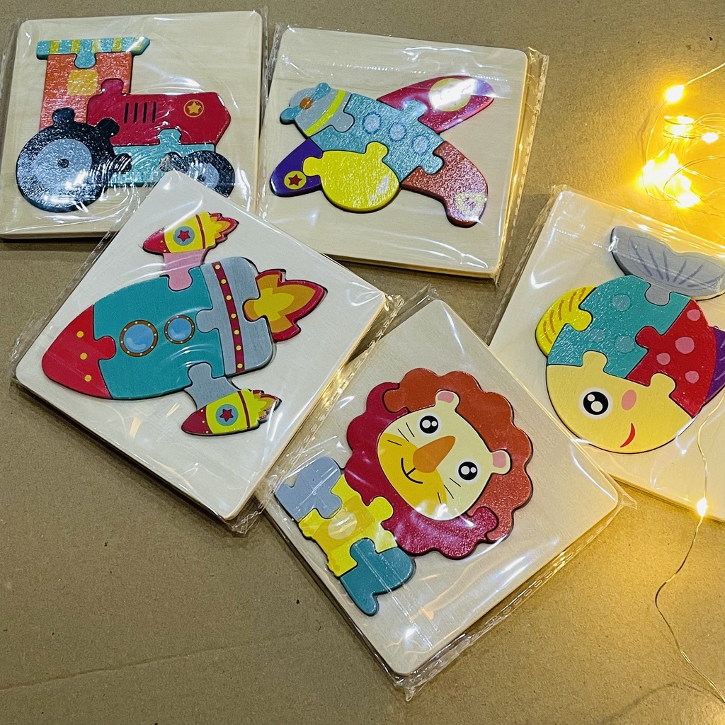 Bộ 1-5 tranh ghép hình bằng gỗ, hình động vật, rất xinh xắn, Màu sắc tươi sáng. Thích hợp trang trí góc làm việc.
