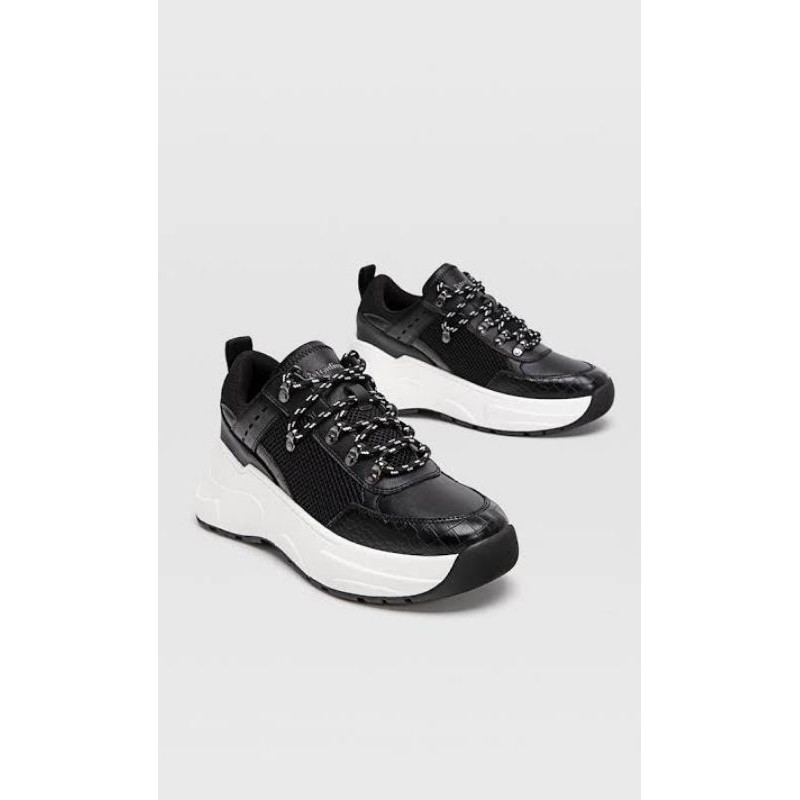 Sneaker Stradivarius auth