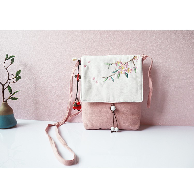 Túi vải đeo chéo họa tiết thêu xinh xắn