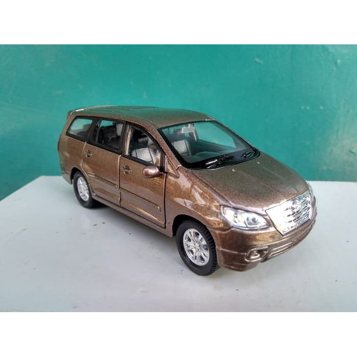 Mô Hình Xe Toyota Kijang Innova Diecast Innova