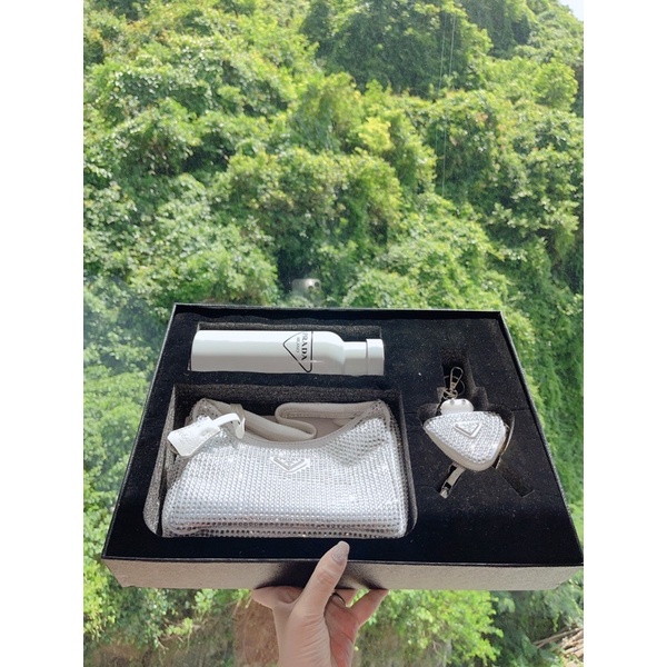 Túi Xách Prada Đá Kèm Bình Trắng Đen  -  By Anh Dinh Phuong