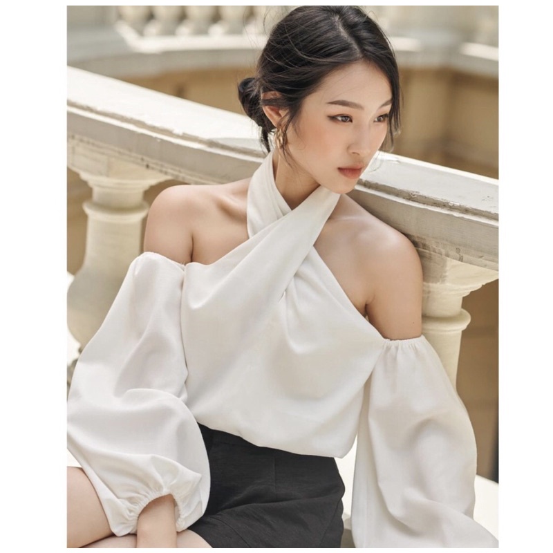 Pass áo yếm trễ vai