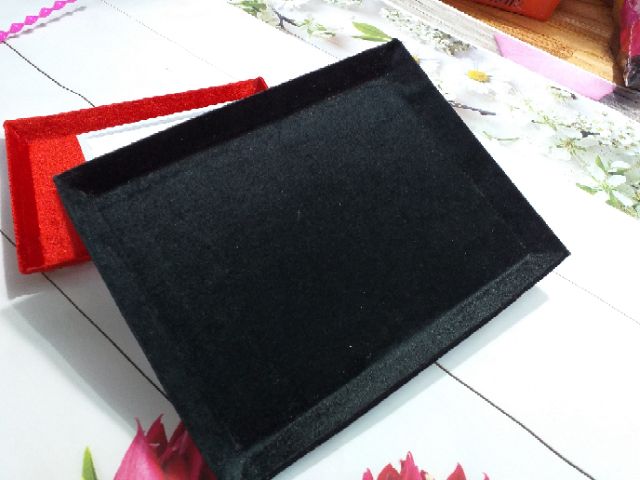Khay nhung trưng bày trang sức