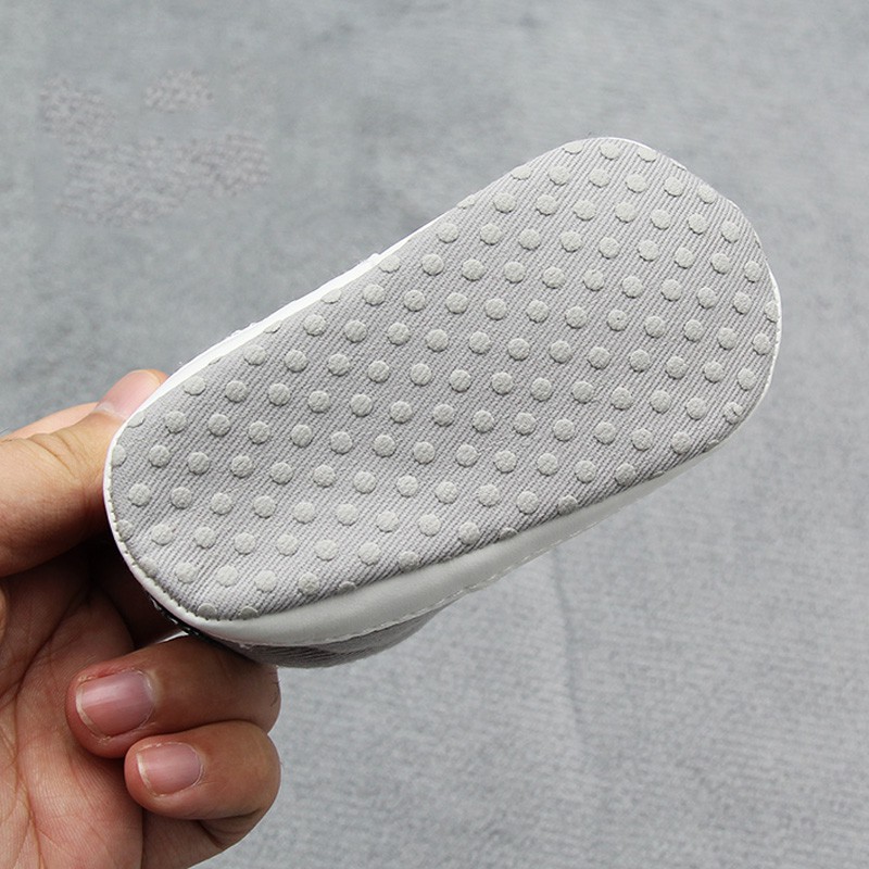 Giày thể thao năng động cho bé