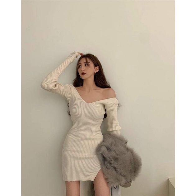Váy trễ vai len body dáng ngắn sexy xẻ tà dài tay