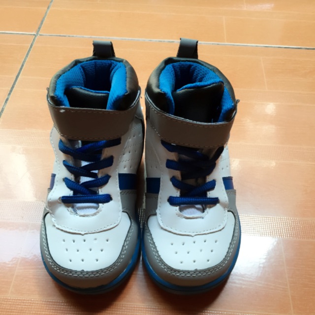 Giày bé trai