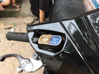 nắp dầu titan xe air blade