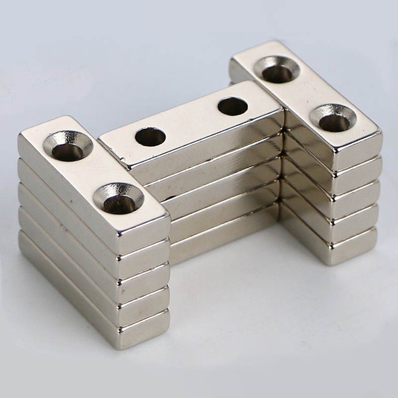 Nam châm chữ nhật 30x10x5mm 2 lỗ vát