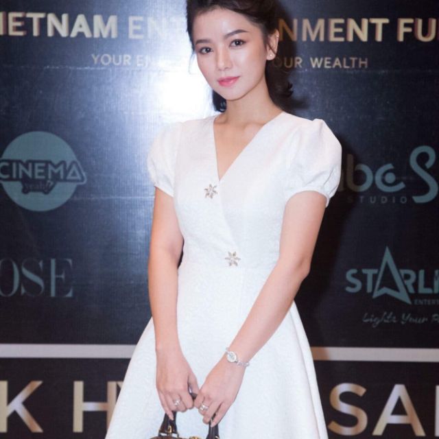 Đầm trắng