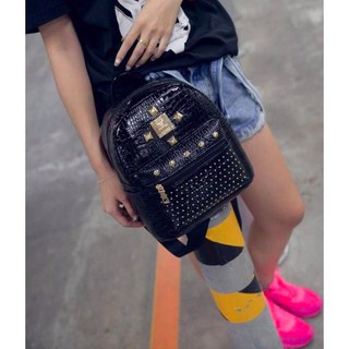 Ba lô da cát sấu tán đinh thời trang A042