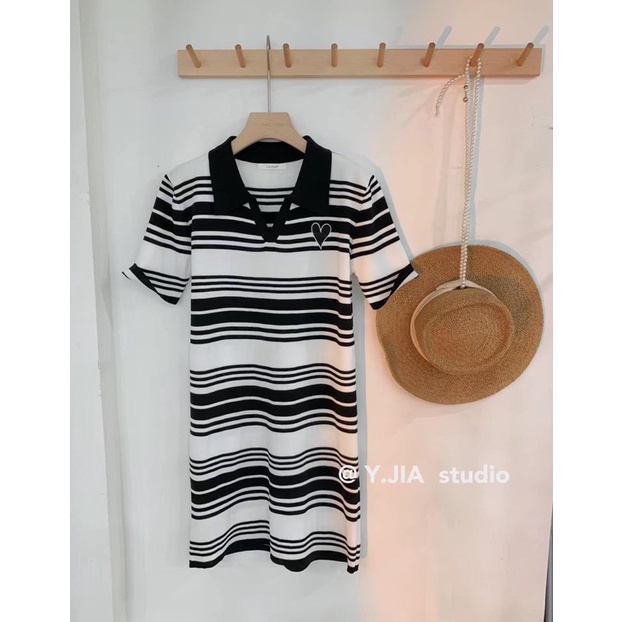 Váy len montogi kẻ ngang cổ đức thêu tim