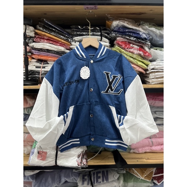 Áo Khoác Nhung Tăm Dáng Lửng Tay Cánh Dơi Thêu Chữ L-V Tay và Lai Áo Bo Chun_AK69