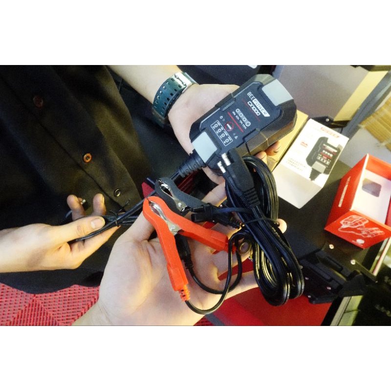 Sạc bình điện + nuôi bình BeePower CX1000 - Home Motocycle Workshop