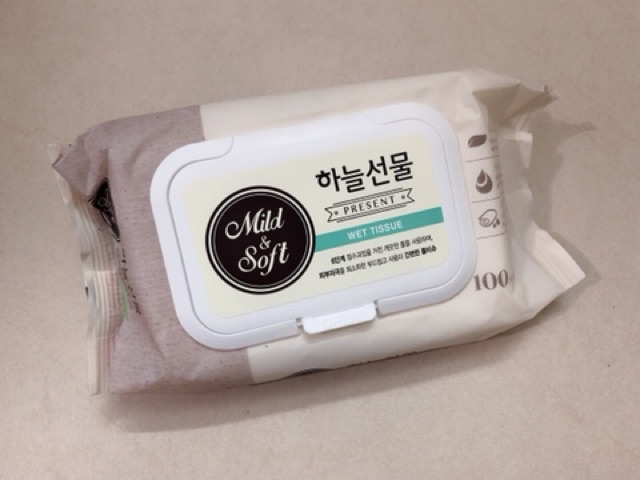 Khăn giấy ướt không mùi cao cấp Hàn Quốc ( có nắp bật, gói 100 tờ)