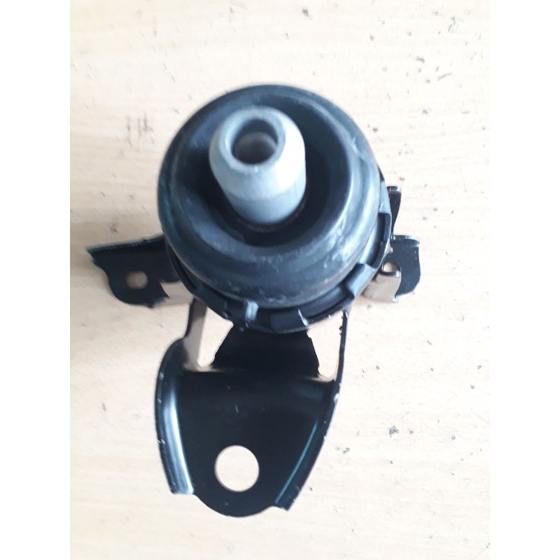 Chân máy dầu Ford Escape 2.3