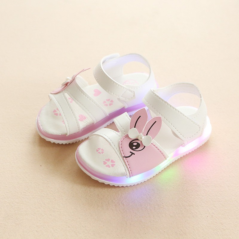 Giày sandals đính hình chú thỏ xinh xắn cho bé