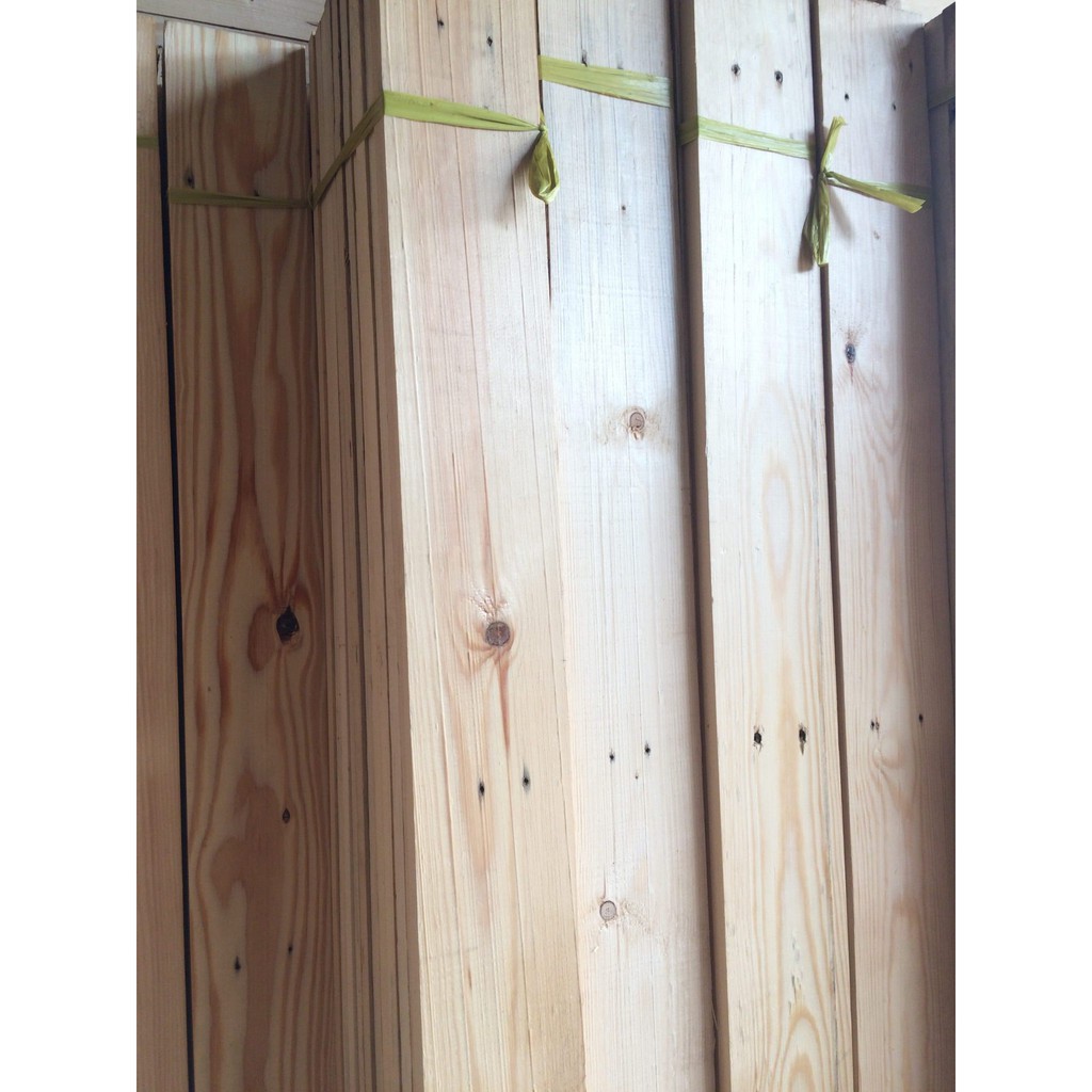 1 thanh gỗ thông pallet bào láng 4 mặt kích thước dài 1,1m, rộng 8cm, dày 1,5cm