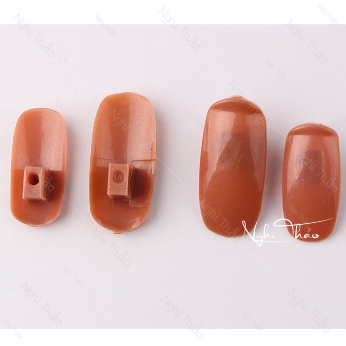 Bàn tay giả học nail