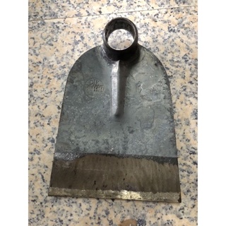 lưỡi cuốc đất bằng nhíp xe hiệu con gà