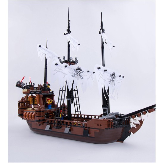 Đồ chơi Lego thuyền cướp biển trung cổ Anh với 1171 mảnh ghép