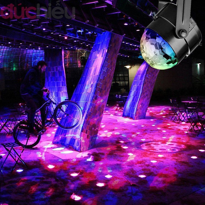[ Hàng loại 1 ] Đèn LED xoay 7 màu vũ trường cảm ứng nhạc mini