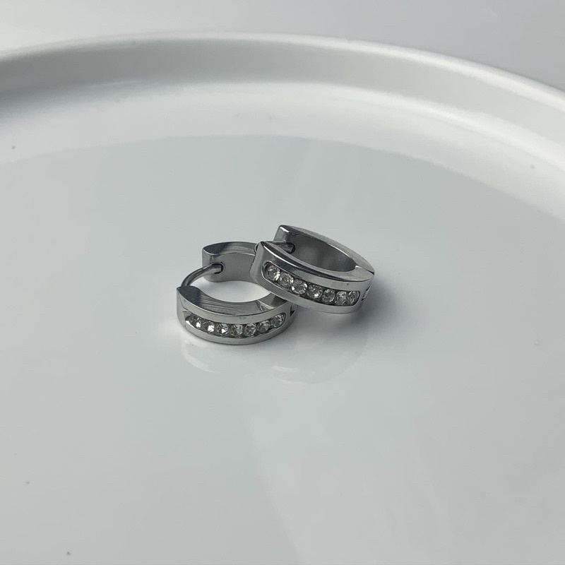 Khuyên tai thép - không đen không gỉ đính đá Zỉcon / Dành cho Nam và Nữ