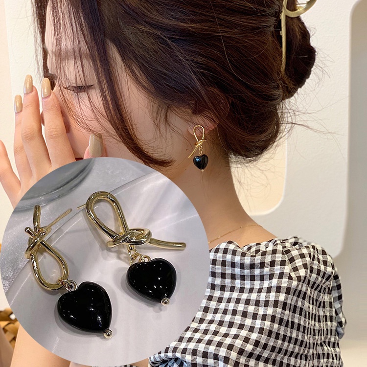Khuyên Tai Thắt Nút Hình Trái Tim Màu Đen Nhạt Cao Cấp Thời Trang Mùa Hè Hàn Quốc 2022