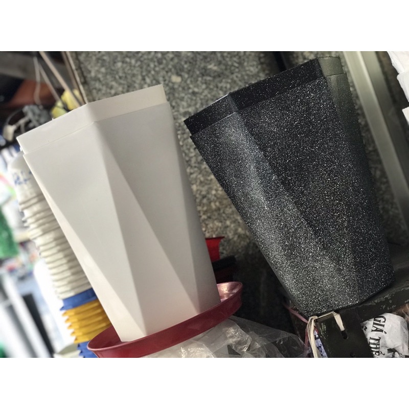 Chậu nhựa lục giác dáng cao size 32cm cao 40cm kèm dĩa