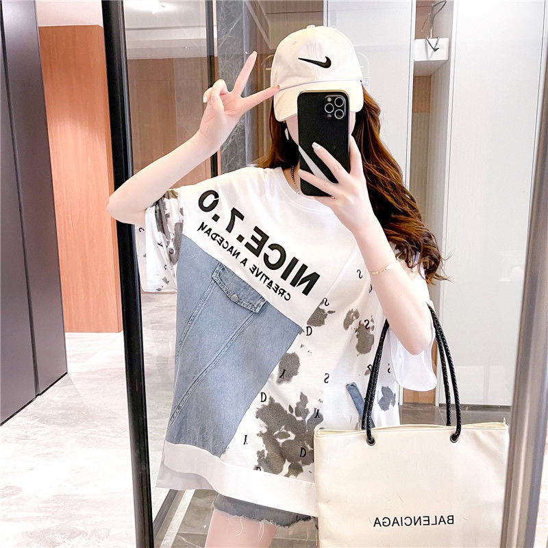 Áo thun tay ngắn dáng rộng phối vải denim thiết kế xẻ tà phong cách đường phố thời trang cho nữ