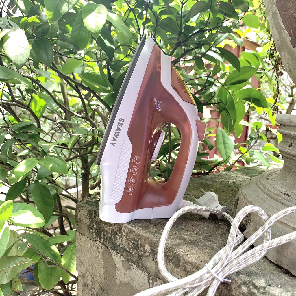 Bàn Là hơi nước máy ủi Seaway SW-105 công xuất 1400W ( Bảo Hành 12T )