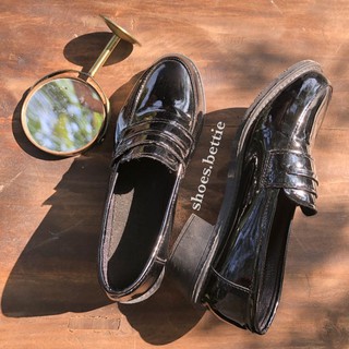 Giày Loafer mũi nhọn da bóng