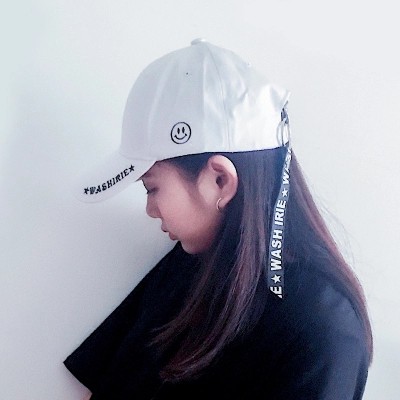 Nón Lưỡi Trai Có Khóa Kéo Dây Dài Hình Mặt Cười Sau Lưng