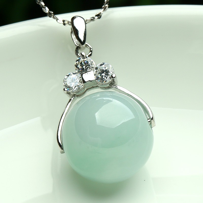 Mặt dây chuyền ngọc bích thiên nhiên Hạt tròn màu xanh lá cây nhạt