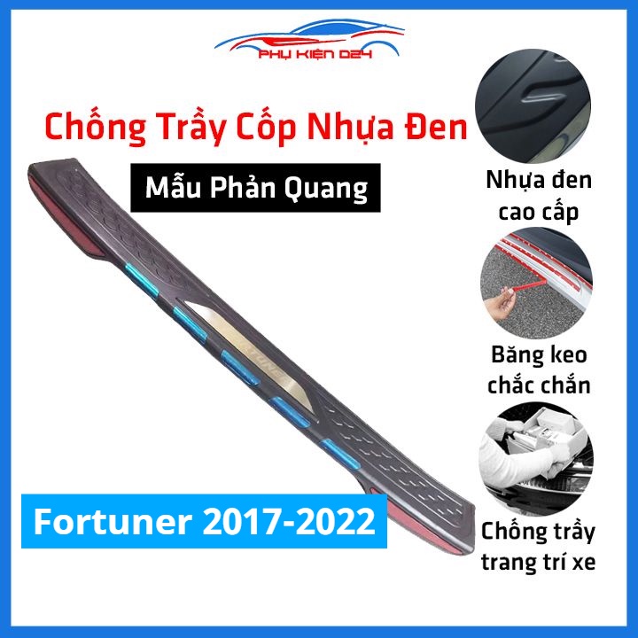 Ốp chống trầy cốp ngoài nhựa đen Fortuner 2017-2018-2019-2020-2021-2022 mẫu phản quang chống xước trang trí xe