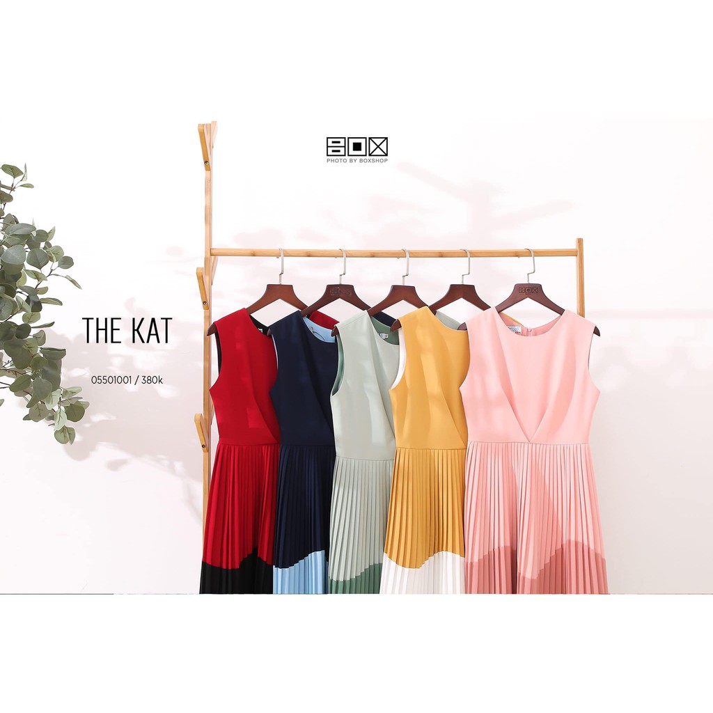 Đầm Công Sở Xếp Ly sát nách cổ tròn The Kat House, trẻ trung, thanh lịch, mặc dạo phố, đi làm, gặp bạn bè đều xinh