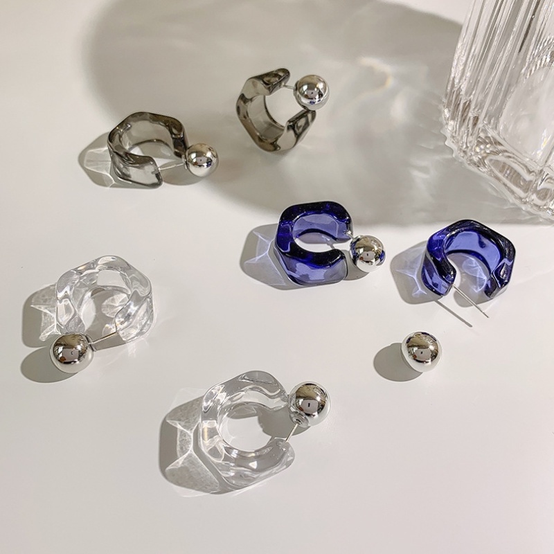 Bông Tai Chữ C Bằng acrylic Trong Suốt Phối Bóng Kim Loại Thời Trang Hàn Quốc