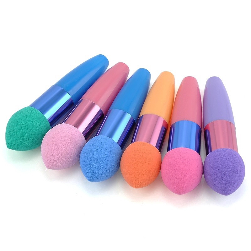 Cọ trang điểm tán phấn nền cầm tay tiện dụng