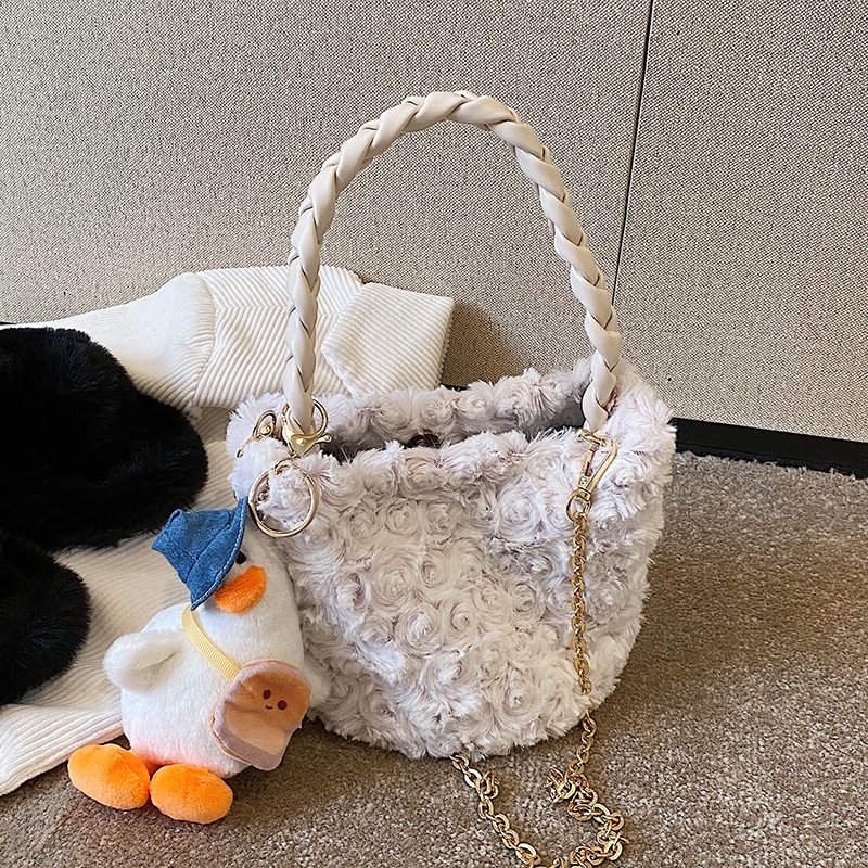 Túi Xách Bucket Phối Dây Xích Dễ Phối Đồ Thời Trang