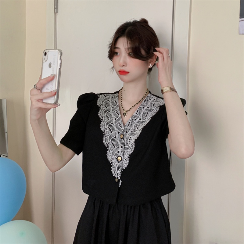 Áo Sơ Mi Tay Ngắn Cổ Chữ V Phối Ren Thời Trang Mùa Hè Dễ Phối Đồ Cho Nữ